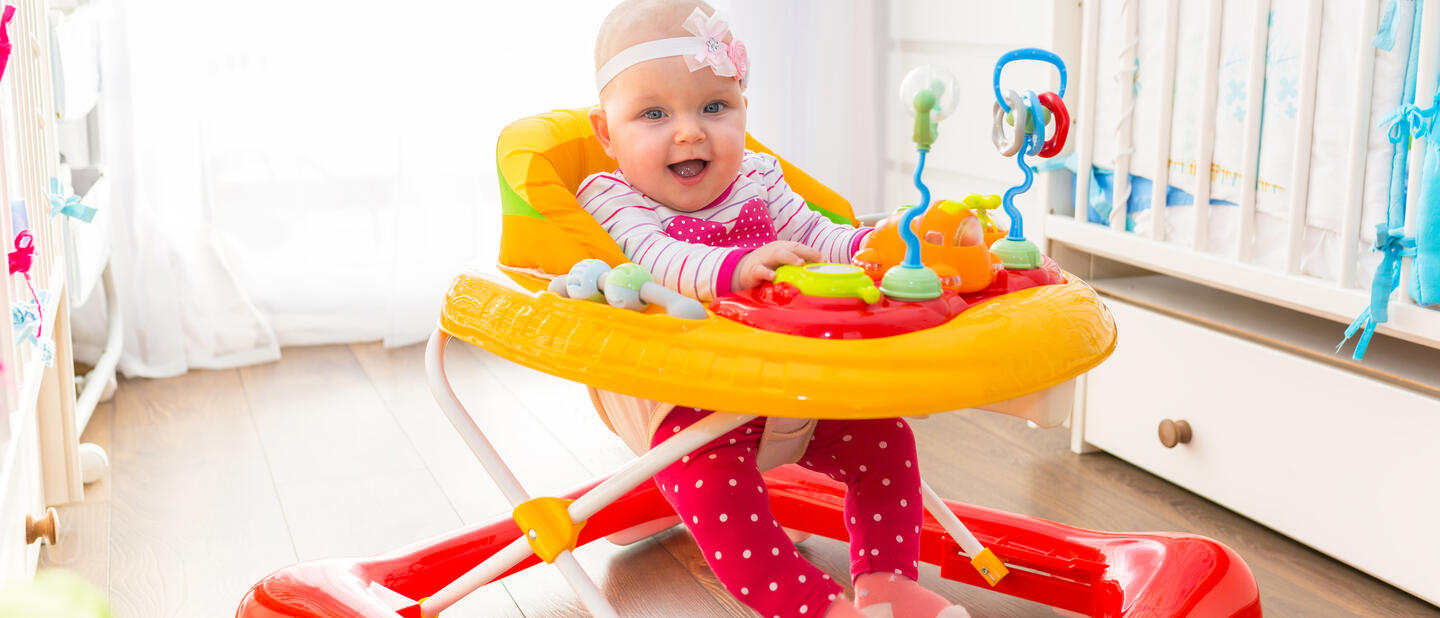 Baby in loopstoeltje
