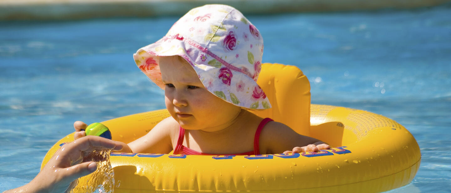 Baby in zwemzitje