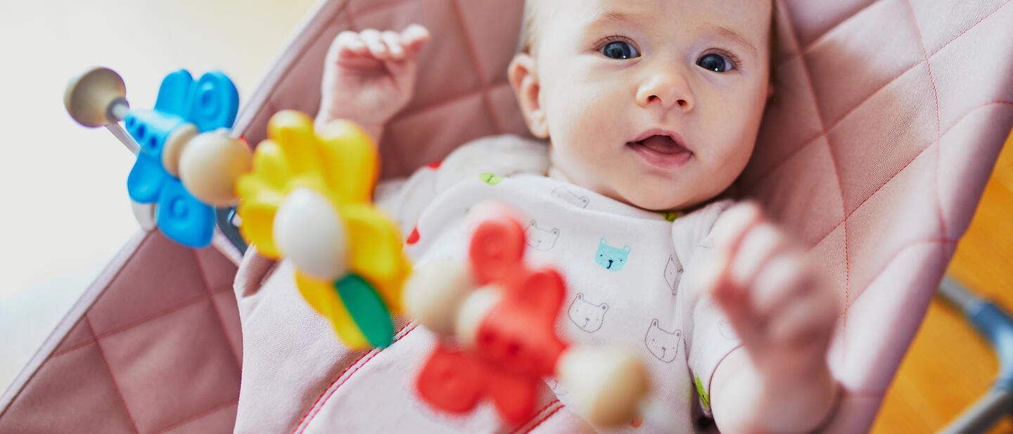Baby in wipstoel