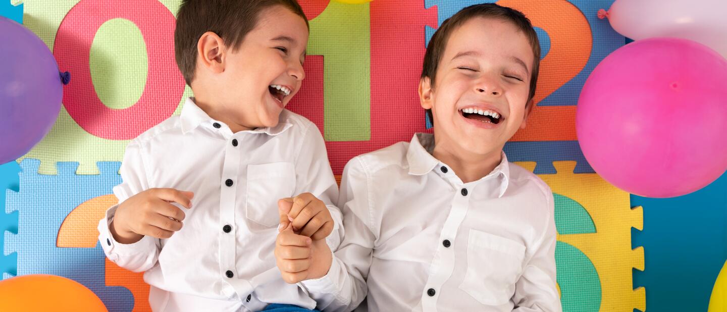 Kinderen met ballonnen